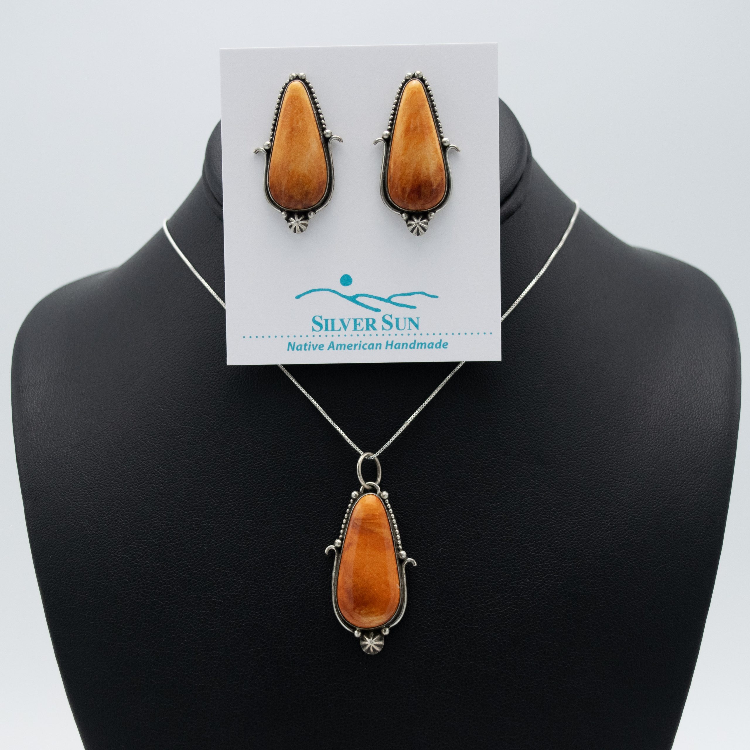 Spiny Oyster Shell Pendant & Earring Set