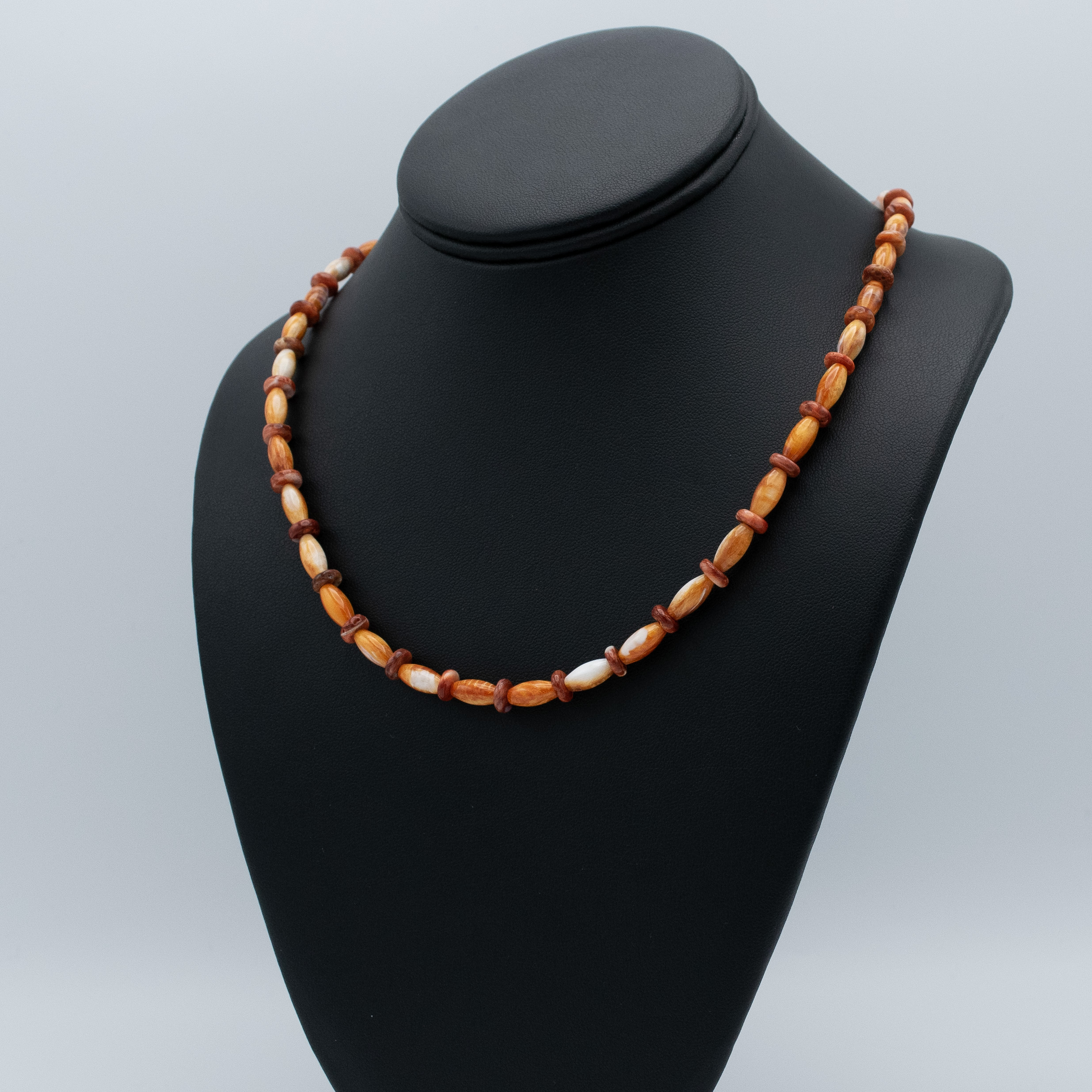 Spiny Oyster Shell Bead Necklace - Image 4