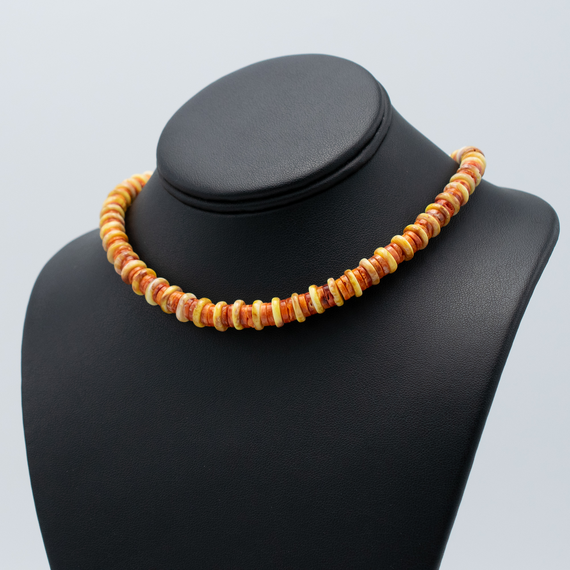 Spiny Oyster Choker Necklace - Image 3