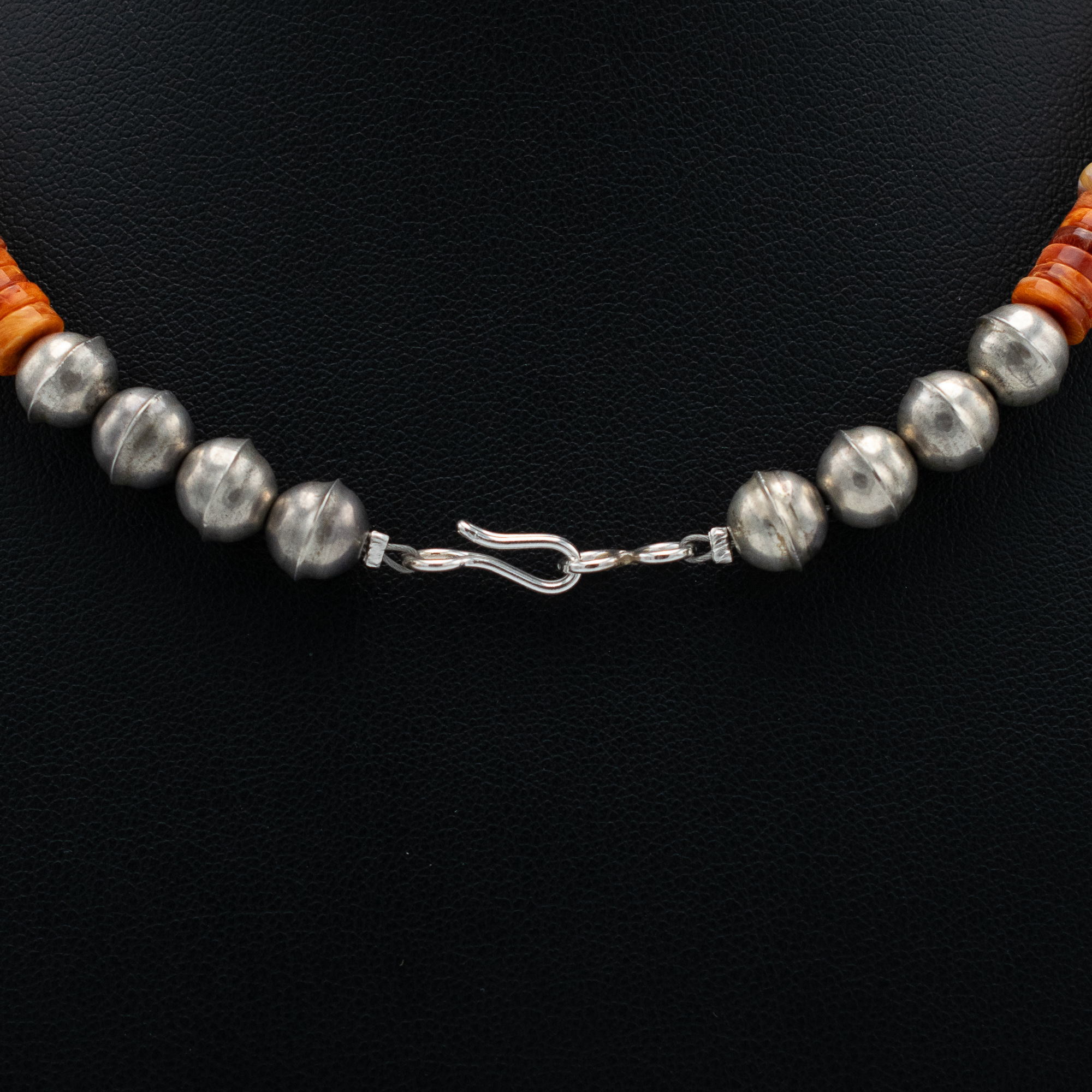 Spiny Oyster Choker Necklace - Image 5