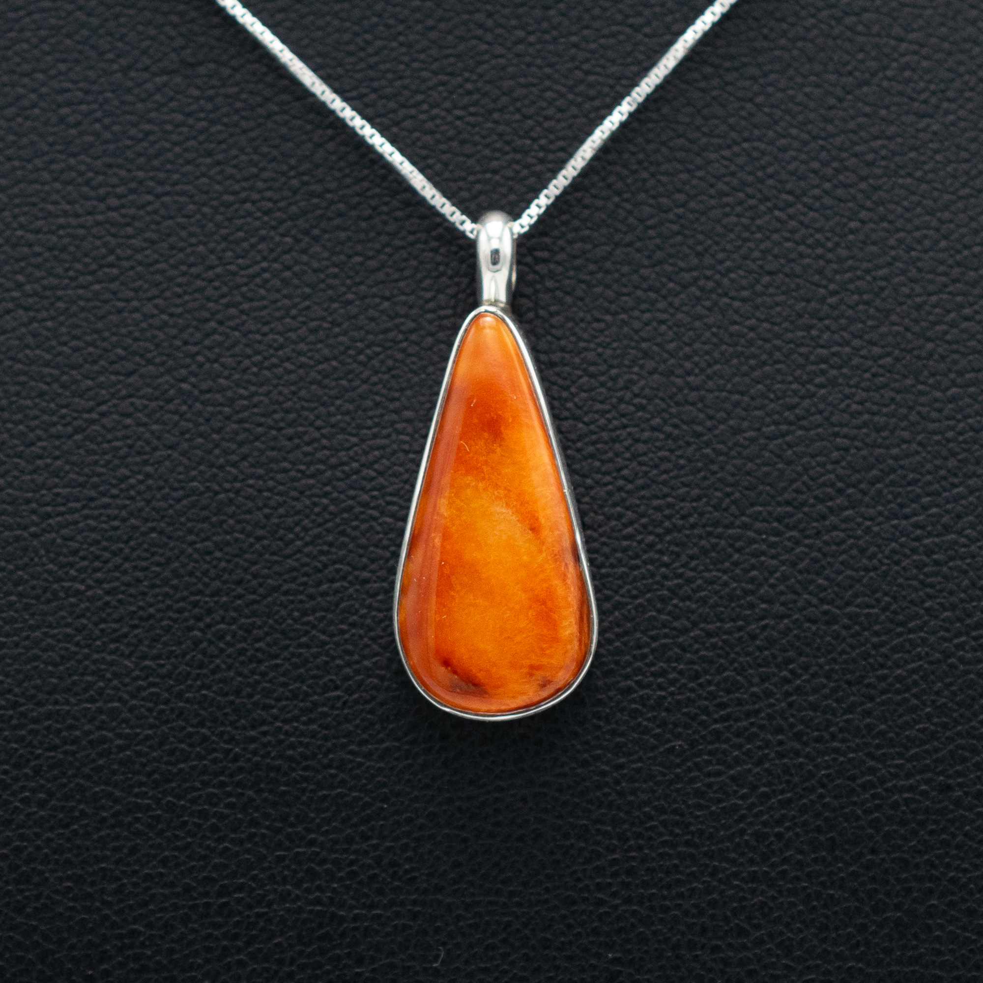 Spiny Oyster Shell Pendant